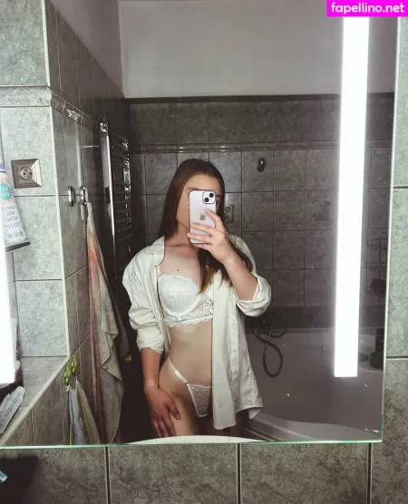Ellie Angel4 OnlyFans Thumbnail #7w1CIw0ijy