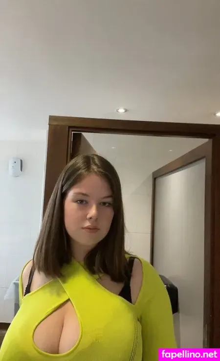 Ellie B OnlyFans Thumbnail #EZsfnZBn43
