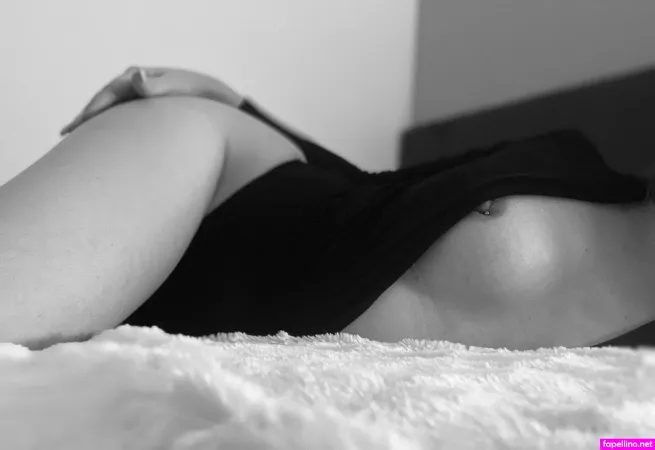 Ellie E OnlyFans Thumbnail #3eg7xU5W1z