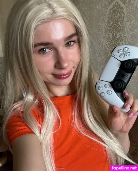 Ellie Hunny OnlyFans Thumbnail #kagfhd5J6G