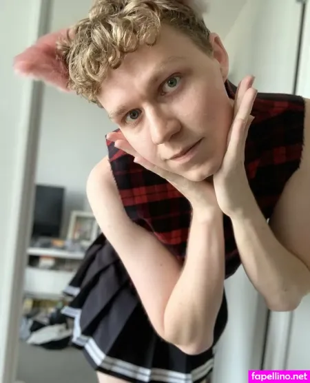 Ellie Kitten Main Profile Photo