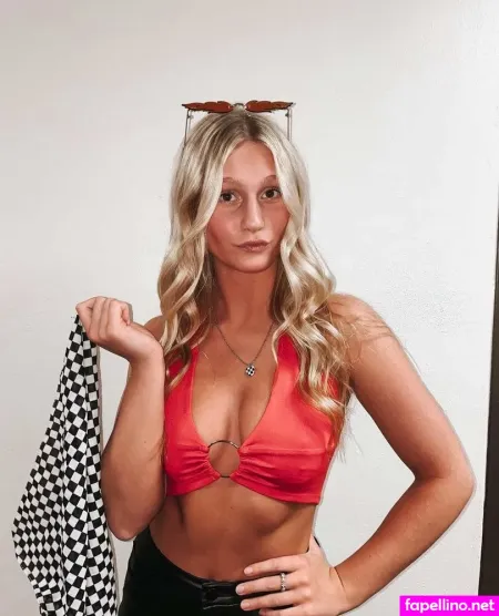 Ellie Lienemann OnlyFans Thumbnail #xe7osWnAej