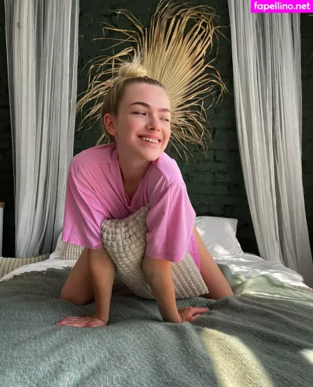 Ellie Miss OnlyFans Thumbnail #P0d3ZoHgVx