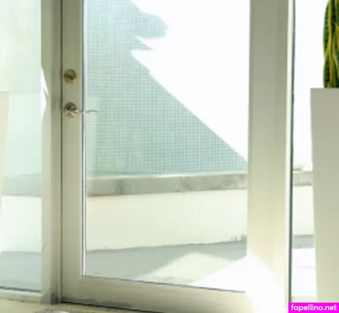 Ellie Nova OnlyFans Thumbnail #4NTORH22mS