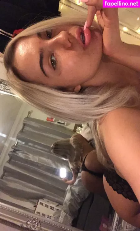 Ellie Pembury OnlyFans Thumbnail #2v3lNEagNS