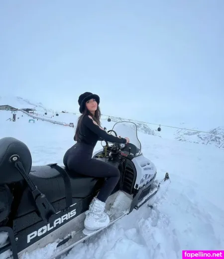 Ellie Zeiler OnlyFans Thumbnail #MwTqcRuGkv