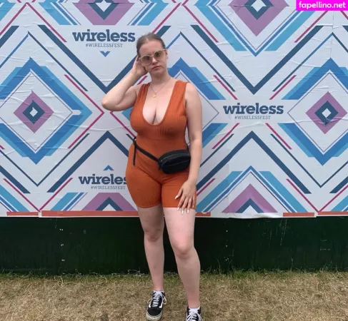 Ellie OnlyFans Thumbnail #MOnOS1xajY