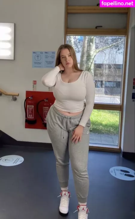 Ellie OnlyFans Thumbnail #f5rx7ECIB2