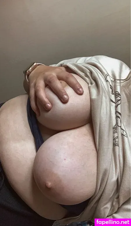 Ellie59801 OnlyFans Thumbnail #XNtQM5ZYVn
