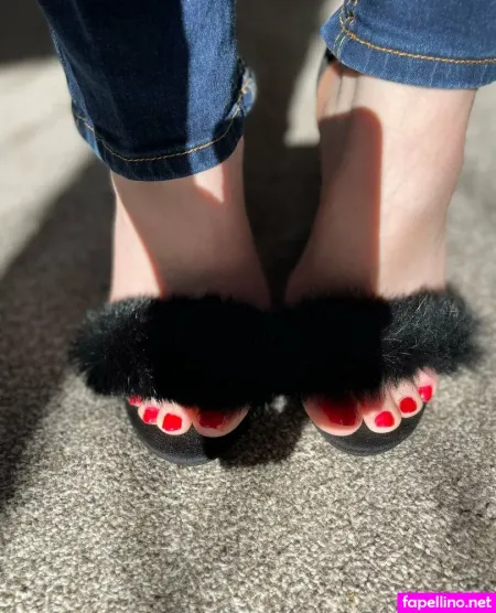 Elliemaesfeet OnlyFans Thumbnail #0NXy7iwC88