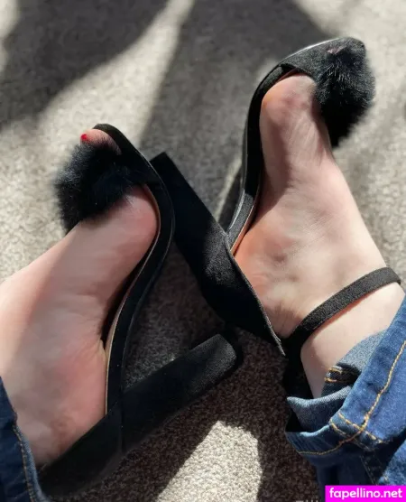 Elliemaesfeet OnlyFans Thumbnail #SxSTpohqo8