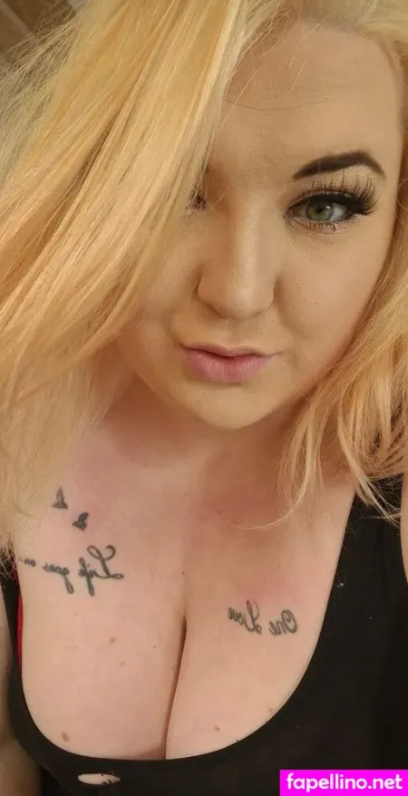 Elliemartinxo OnlyFans Thumbnail #OwkjgLySG6