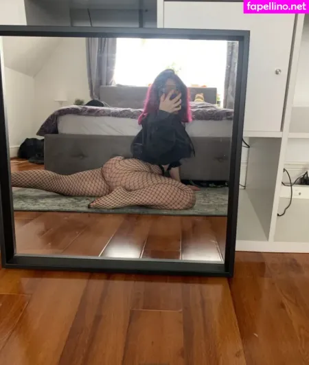 Elliemw1 OnlyFans Thumbnail #l6MEjrZ77a