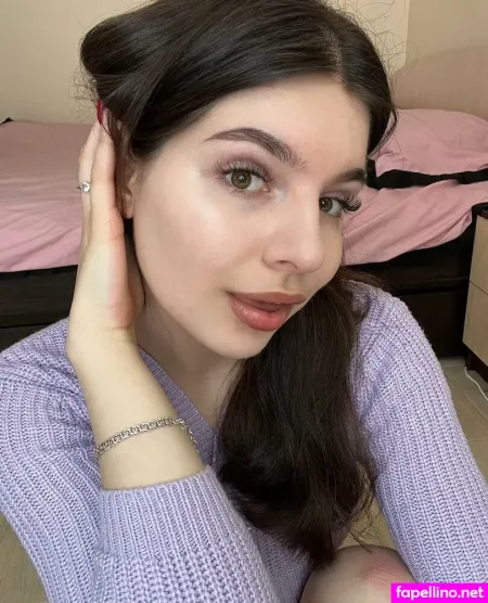 Ellieone OnlyFans Thumbnail #0grEAGqOYe