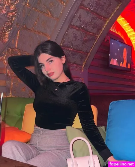 Ellieone OnlyFans Thumbnail #gSNQvjNAWQ