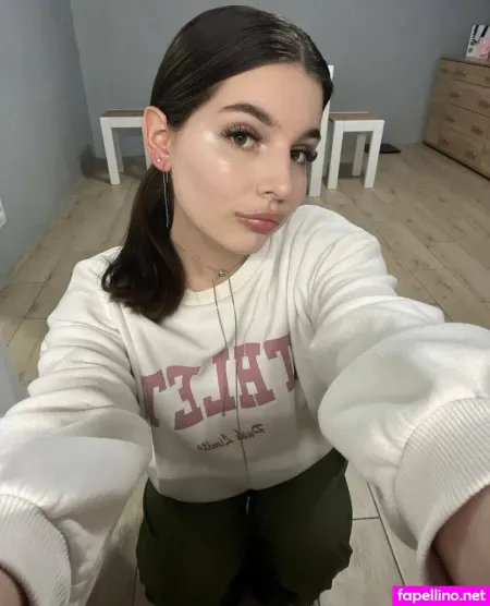 Ellieone OnlyFans Thumbnail #tHKMhtIqNJ