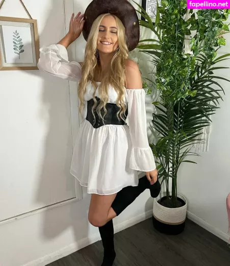 Ellierose Kelly OnlyFans Thumbnail #VdJDxCHbGU