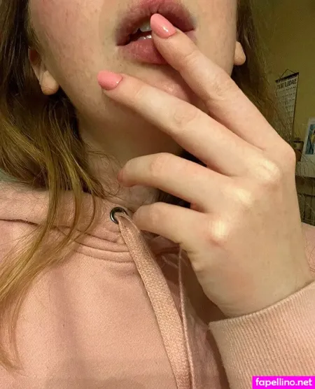 Ellierowyn OnlyFans Thumbnail #G5Dqs8f5gv