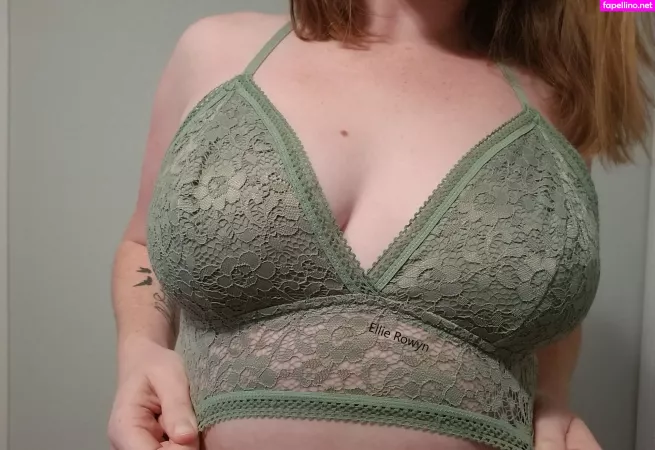 Ellierowynfans OnlyFans Thumbnail #5K1Ab79wD4