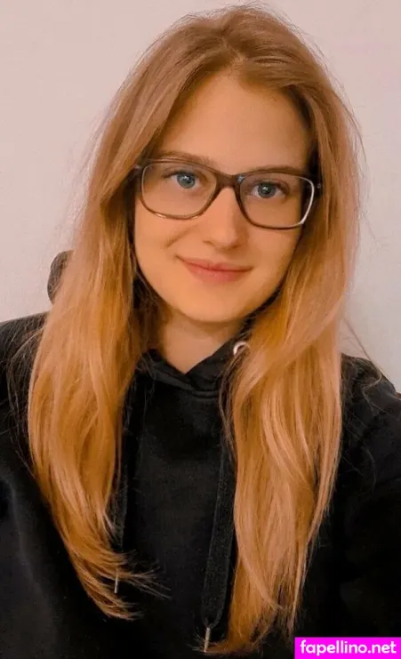 Ellieskleinewelt OnlyFans Thumbnail #SPV8LypNee