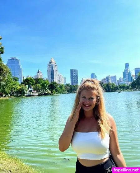 Ellieskleinewelt OnlyFans Thumbnail #kYXtruyRML