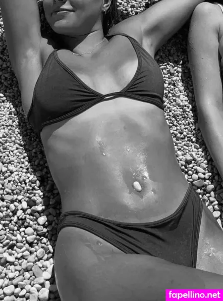 Elliewhitefit OnlyFans Thumbnail #kDtZDIvBcU