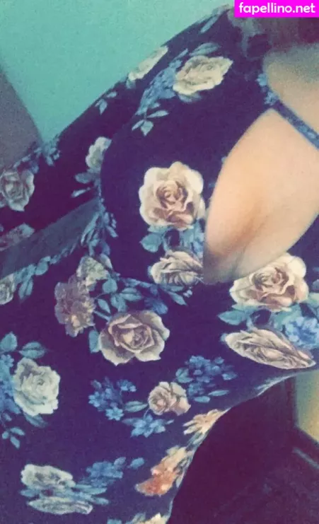 Ellirussie OnlyFans Thumbnail #0zlXi8IpWn