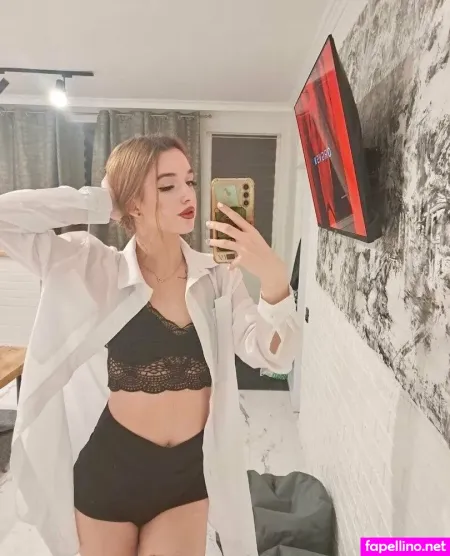 Elly Petite OnlyFans Thumbnail #Jvgmg84Chs