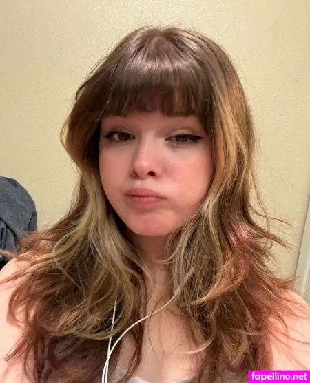 Ellybums OnlyFans Thumbnail #l0mXQARaga