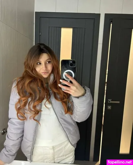 Ellyhughes OnlyFans Thumbnail #hbWSCB4zvV