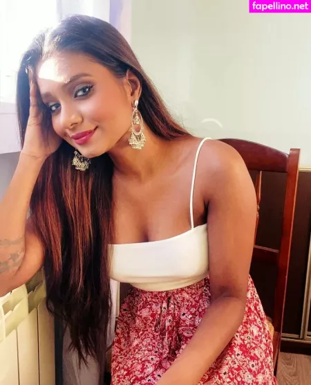 Ellynbabe OnlyFans Thumbnail #Vjyi3cvEFU