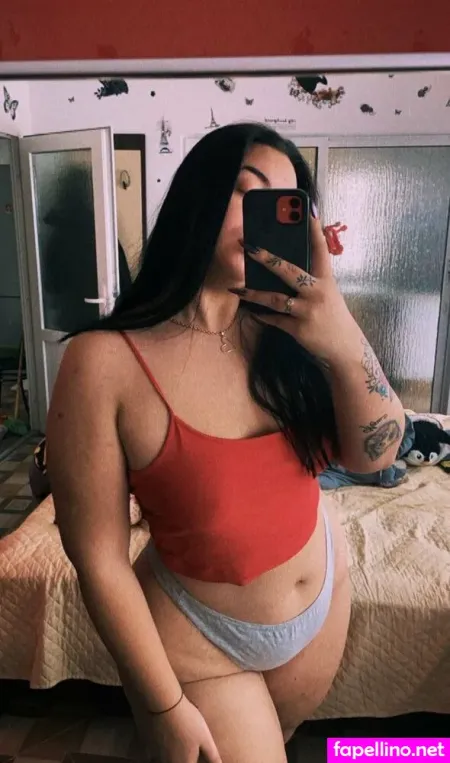 Ellyyelly OnlyFans Thumbnail #9Hv9AJgF21