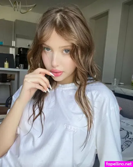 Elodiepeach OnlyFans Thumbnail #lIr3Pr8fZD