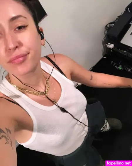 Elohim OnlyFans Thumbnail #1PyqGpuA1l
