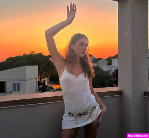 Eloise Webb OnlyFans Thumbnail #KK8VRpWVAw