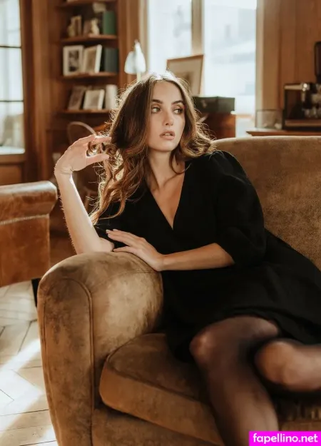 Elsa Couturier OnlyFans Thumbnail #JZJANxIhml