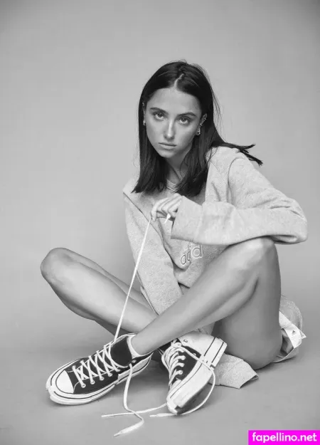 Elsa Couturier OnlyFans Thumbnail #owFCRgBvR3