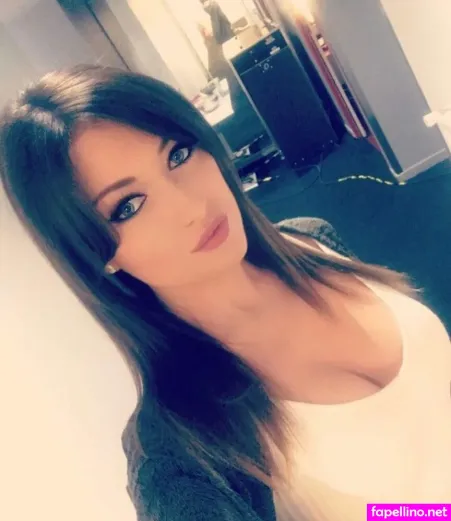 Elsa Esnoult Main Profile Photo