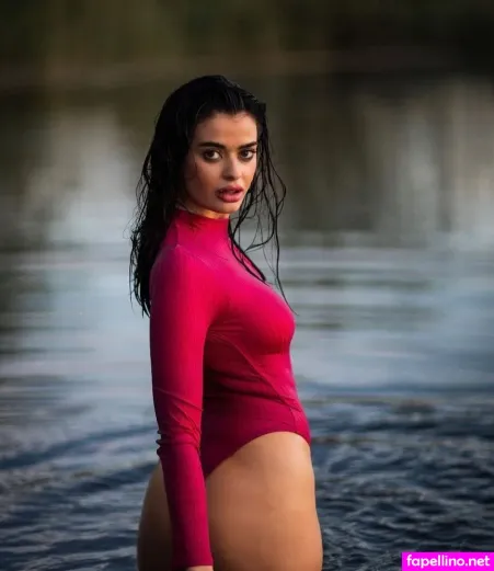 Elsa Latifaj OnlyFans Thumbnail #kJGB003C5n