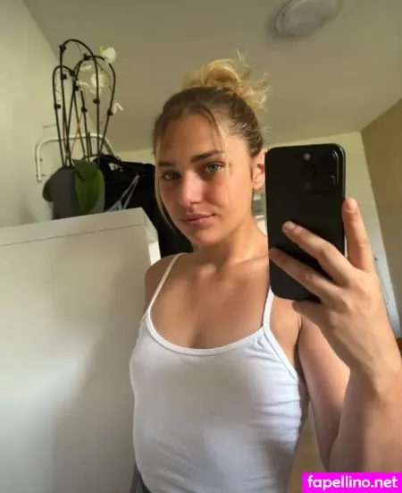 Elsa Weissenbach Of OnlyFans Thumbnail #OdzHZD605u