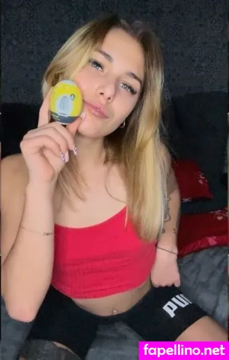 Elsa Weissenbach OnlyFans Thumbnail #6onBK8azLp