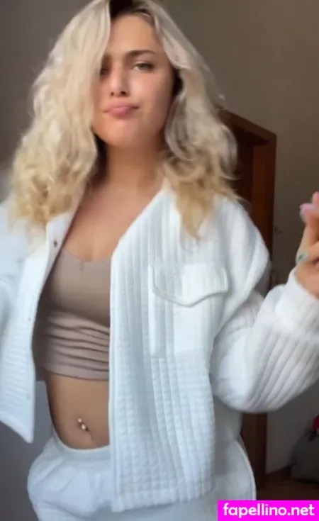 Elsa Weissenbach OnlyFans Thumbnail #M88Od6yLgo