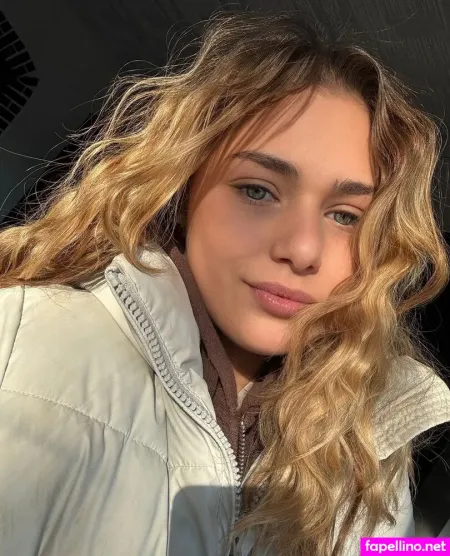 Elsa Weissenbach OnlyFans Thumbnail #MdOFRgZtl7