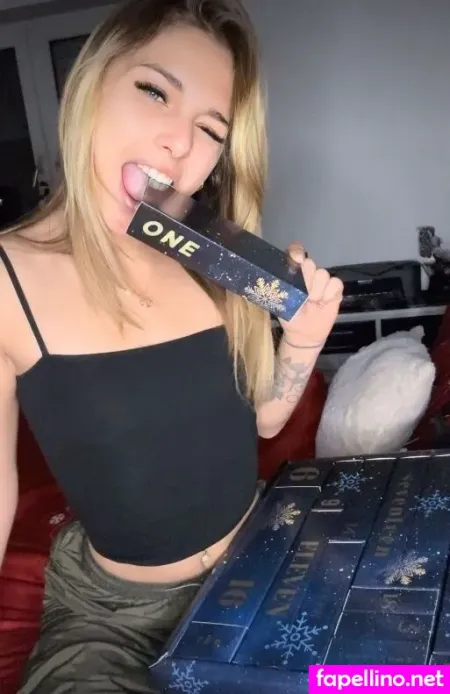Elsa Weissenbach OnlyFans Thumbnail #nbm7uZyLDs
