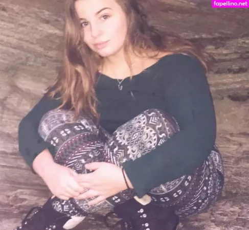 Elsalmorton OnlyFans Thumbnail #R2tX2N6C3g