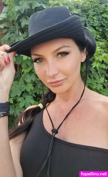 Elsapreston OnlyFans Thumbnail #PbnDpD8AMr