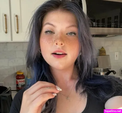 Elsuzanne Laurensuzaanne Main Profile Photo