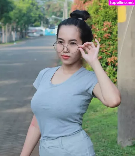 Elvara Caliva OnlyFans Thumbnail #4U4TbDEv8P