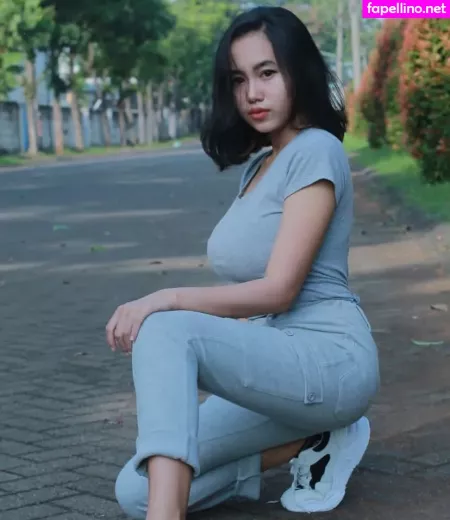 Elvara Caliva OnlyFans Thumbnail #YoC9dNnzdA