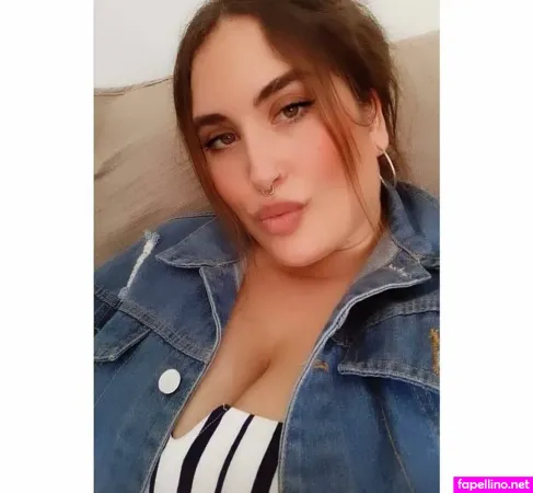 Elviabombon OnlyFans Thumbnail #1RwHcBUB7c